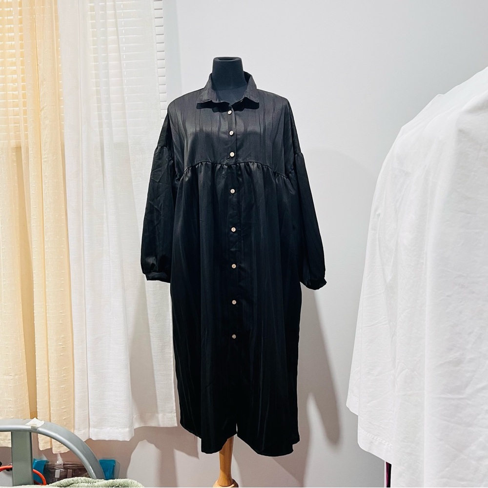 Black oversized dress